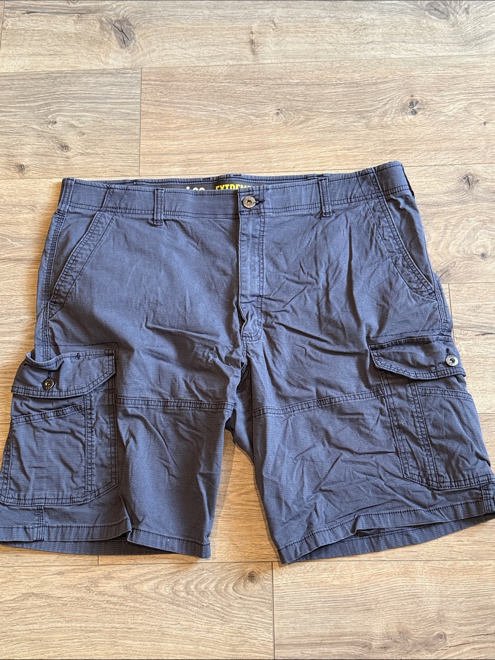 LEE Extreme Motion Stretch Waist Grey Blue Cargo Shorts Size 42 Casual Classic